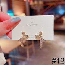 Load image into Gallery viewer, 1 Pair Women Simple Silver Needle Zircon Flower And Pearl Stud Fashion Jewelry Eardrop Earrings