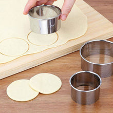 Load image into Gallery viewer, 3PCS Round Stainless Steel Biscuit Mold Dumpling Skin Cutting Mold DIY Biscuit Pastry Cake Baking Tools Kitchen Baking Gadget