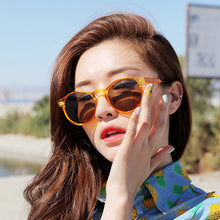 Load image into Gallery viewer, Fashion Retro Round Sunglasses Men Glasses Female Trendy Polarized Large Frame Sunglasses Shades for Women