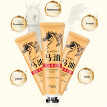 Load image into Gallery viewer, Horse Oil Foot Air Cream Foot Care Autumn and Winter Dry Feet Moisturizing Horse Oil Foot Protection Cream Foot Clearing Cream