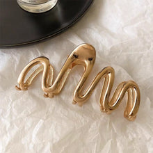 Load image into Gallery viewer, Women Alloy Wave Hair Claw Clip Hairpin Exquisite Trendy Geometric Hair Clip Headwear Hair Accessory