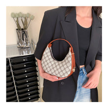 Load image into Gallery viewer, Simple Retro Shoulder Bag Crescent Bag Fashion Comfortable PU Leather Handbag Shoulder Bag for Women