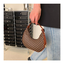 Load image into Gallery viewer, Simple Retro Shoulder Bag Crescent Bag Fashion Comfortable PU Leather Handbag Shoulder Bag for Women