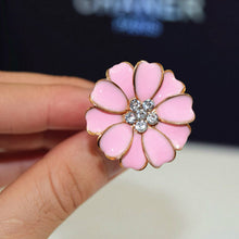 Load image into Gallery viewer, Diamond Flower Car Air Conditioner Vent Daisy Perfume Clip Exquisite Decoration Car Air Outlet Fragrant Perfume Clip