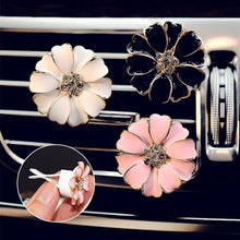 Load image into Gallery viewer, Diamond Flower Car Air Conditioner Vent Daisy Perfume Clip Exquisite Decoration Car Air Outlet Fragrant Perfume Clip