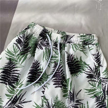 Load image into Gallery viewer, Summer Seaside Vacation Floral Shorts Men's Five-quarter Pants Casual Large Size Hawaiian Shorts Loose Beach Pants - Leaf Style