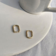 Load image into Gallery viewer, Small Exquisite Metal Earrings Simple Geometric U-shaped Earrings Ear Studs Women Jewelry Accessories