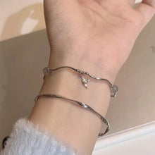 Load image into Gallery viewer, Fish Tail Splicing Bracelet Minimalist Temperamental Fishtail Pendant Love Pendant Spliced Bracelet Jewelry Accessory