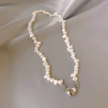 Load image into Gallery viewer, Magnetic Heart Buckle Pearl Necklace Bracelet Fashionable Temperamental Necklace Clavicle Chain Bracelet Jewelry