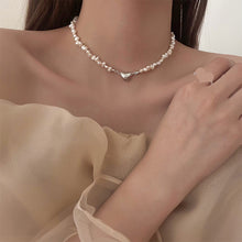 Load image into Gallery viewer, Magnetic Heart Buckle Pearl Necklace Bracelet Fashionable Temperamental Necklace Clavicle Chain Bracelet Jewelry