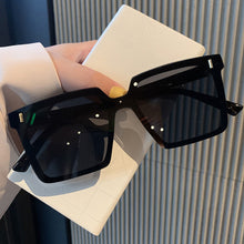 Load image into Gallery viewer, Fashion Rice Nail Square Sunglasses with Integrated Lenses for Men and Women's Travel Summer UV Resistant Sunglasses