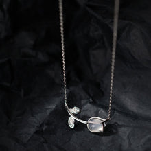 Load image into Gallery viewer, Tulip Flower Pendant Necklace Fashion Creative Flower Necklace Collarbone Chain Jewelry Accessory for Women