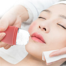 Load image into Gallery viewer, Silicone Face Ice Tray Soothing Sensitivity Eliminating Swelling Shrinking Pores Safe Recyclable Ice Tray Beauty Skin Care Tool