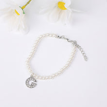 Load image into Gallery viewer, Fashionable Simple Pearl Bracelet Letter Pendant Pearl Beaded Bracelet Women Hand Jewelry Accessory