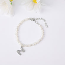 Load image into Gallery viewer, Fashionable Simple Pearl Bracelet Letter Pendant Pearl Beaded Bracelet Women Hand Jewelry Accessory