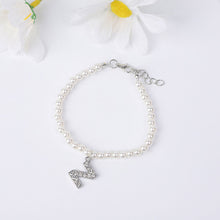 Load image into Gallery viewer, Fashionable Simple Pearl Bracelet Letter Pendant Pearl Beaded Bracelet Women Hand Jewelry Accessory