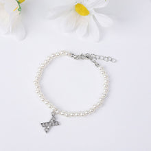 Load image into Gallery viewer, Fashionable Simple Pearl Bracelet Letter Pendant Pearl Beaded Bracelet Women Hand Jewelry Accessory