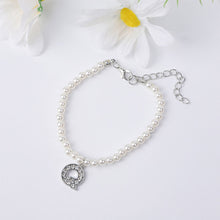Load image into Gallery viewer, Fashionable Simple Pearl Bracelet Letter Pendant Pearl Beaded Bracelet Women Hand Jewelry Accessory