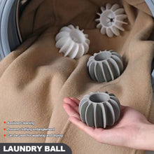 Load image into Gallery viewer, 6*4cm Silicone Laundry Ball Reusable Clothes Cleaning Anti-tangle Tool Pet Hair Remover Washing Machine Cat Hair Catcher Laundry Ball