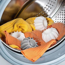 Load image into Gallery viewer, 6*4cm Silicone Laundry Ball Reusable Clothes Cleaning Anti-tangle Tool Pet Hair Remover Washing Machine Cat Hair Catcher Laundry Ball