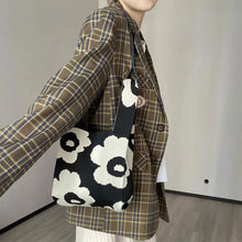 Load image into Gallery viewer, Knitted Colorful Flower Handbag Portable Large Capacity Knitted Woven Bag Casual Shoulder Bag Handbag