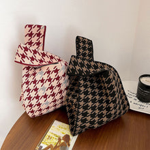 Load image into Gallery viewer, Qianniao Getot Bag Daily Commuter Women's Shoulder Bag Creative Diagonal Handmade Knit Bag Wrist Bag