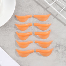 Load image into Gallery viewer, 5 Pairs Silicone Pads for Eyelash Perming Pad Aids Eyelashes Perming Curler Reusable Lash Lift Shield Pads 3D Lashes Curler Applicator Tools