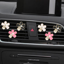 Load image into Gallery viewer, 3Pcs/Set Car Air Outlet Vent Perfume Clips Freshener Air Conditioning Aromatherapy Small Daisy Interior Decoration Supplies
