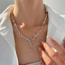 Load image into Gallery viewer, Thorn Heart Pendant Necklace Personalized Punk Couple Heart Shaped Pendant Alloy Thorn Necklace Jewelry for Women