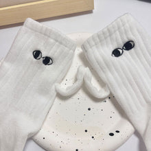 Load image into Gallery viewer, 1 Pair Fashion Funny Creative Magnetic Attraction Hands Black White Cartoon Eyes Couples Socks Celebrity Couple Socks