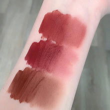 Load image into Gallery viewer, Aqua Amber Lip Glaze Matte Matte Lipstick Waterproof Non-removable Velvet Lip Glaze Women's Cosmetics