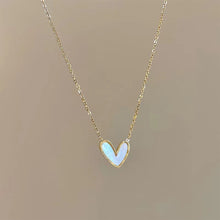 Load image into Gallery viewer, Gold Heart-shaped Pendant Necklace Niche Fashionable Alloy Collar Chain Necklace Women Versatile Simple Jewelry