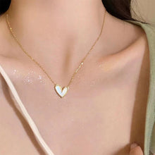 Load image into Gallery viewer, Gold Heart-shaped Pendant Necklace Niche Fashionable Alloy Collar Chain Necklace Women Versatile Simple Jewelry