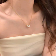 Load image into Gallery viewer, Gold Heart-shaped Pendant Necklace Niche Fashionable Alloy Collar Chain Necklace Women Versatile Simple Jewelry