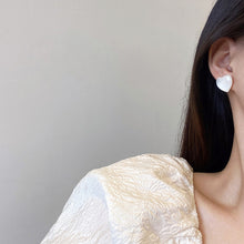 Load image into Gallery viewer, White Moonlight Opal Heart-shaped Earrings Fashionable Elegant Resin Earrings Ear Studs Women Ear Jewelry