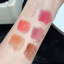 Load image into Gallery viewer, Lip Gloss Moisturizing Lip Balm Primer Colorless Lip Gloss Lipstick Base Fragrance Non-sticky Moisturizes Lip Oil