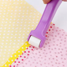Load image into Gallery viewer, 1pc Sewing Roll Quilting Seam Roller Sewing Cloth Quickly Presser Roller Tool Fabric Presser Wheel Easy Grip Handle Sewing Tools Accessories