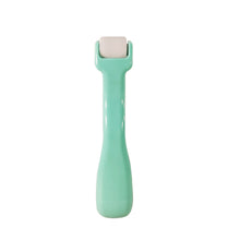 Load image into Gallery viewer, 1pc Sewing Roll Quilting Seam Roller Sewing Cloth Quickly Presser Roller Tool Fabric Presser Wheel Easy Grip Handle Sewing Tools Accessories