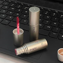 Load image into Gallery viewer, Red Matte Velvet Lip Gloss Liquid Non-stick Lipstick Lasting Elegant Mud Lip Mousse Cup Lip Tint Clay Makeup Cosmetics