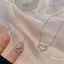 Load image into Gallery viewer, Simple Shiny Hollow Heart-shaped Pendant Necklace Women Temperamental Versatile Alloy Collar Chain Necklace Jewelry