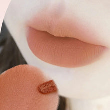 Load image into Gallery viewer, Game Color Matte Lip Glaze Not Easy To Stick To Cup Lip Glaze Natural Non Sticky Matte Velvet Lip Mud Women Cosmetics Lip Gloss
