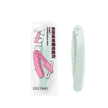 Load image into Gallery viewer, Folding Eyebrow Trimmer Anti Scratch Macro Stainless Steel Eyebrow Trimmer Safe Portable Eyebrow Trimming Knife Beauty Tool