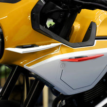 Load image into Gallery viewer, 2Pcs Motorcycle Winglets Front Side Spoiler Aerodynamic Wing Set Fixed Wind Wing with Adhesive Decoration Sticker