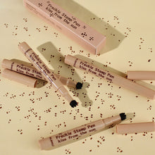 Load image into Gallery viewer, Natural Simulation Freckle Pen Waterproof Quick Drying Spotted Pen Color Rendering Long Lasting Dot Spot Pen Makeup Cosmetics