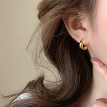 Load image into Gallery viewer, 2024 New Classic Copper Alloy Smooth Metal Hoop Earrings For Woman Fashion Korean Jewelry Temperament Girl's Daily Wear earrings