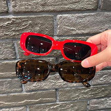 Load image into Gallery viewer, 1Pc Retro Fashion Anti-UV Fashion Black Square Sunglasses for Men Women Chic Cat Eye Frame Eyeglasses