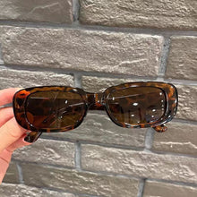 Load image into Gallery viewer, 1Pc Retro Fashion Anti-UV Fashion Black Square Sunglasses for Men Women Chic Cat Eye Frame Eyeglasses