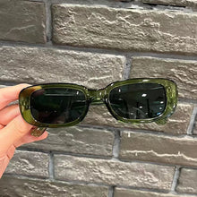 Load image into Gallery viewer, 1Pc Retro Fashion Anti-UV Fashion Black Square Sunglasses for Men Women Chic Cat Eye Frame Eyeglasses