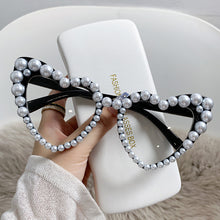 Load image into Gallery viewer, 1Pc Large Frame Love Pearl Sunglasses Heart Shape Personality UV400 Casual Black Sun Glasses Eyewear for Adult Women