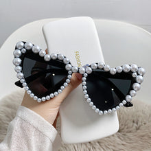 Load image into Gallery viewer, 1Pc Large Frame Love Pearl Sunglasses Heart Shape Personality UV400 Casual Black Sun Glasses Eyewear for Adult Women